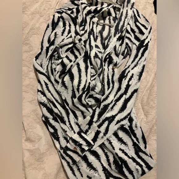 Fashion Nova Silva Crepe Maxi Dress - Black/White - Picture 2 of 3